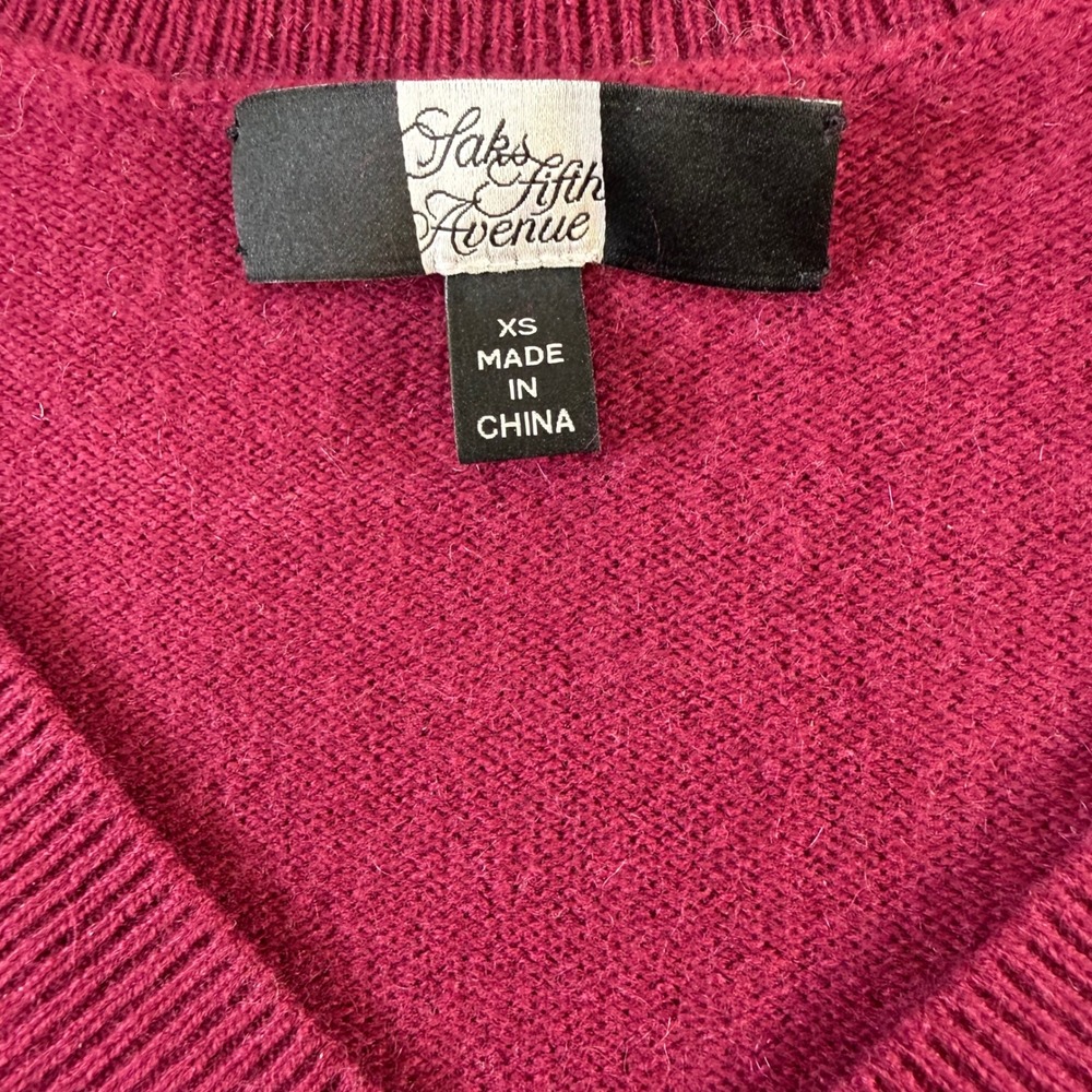 Cashmere Saks Fifth Avenue V-Neck Long Sleeve Sweater Berry‎ XS absolute beauty - Picture 5 of 16